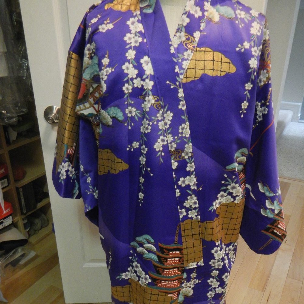 Full Length - Kimono Purple with Japanese pagodas